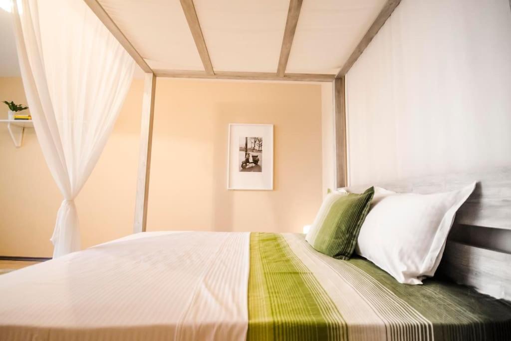 19 Cozy With Balcony Appartement